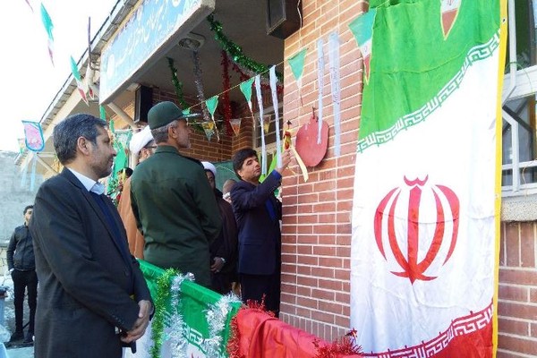آغاز ویژه برنامه های دهه مبارک فجر با زنگ انقلاب در شهرستان طرقبه شاندیز