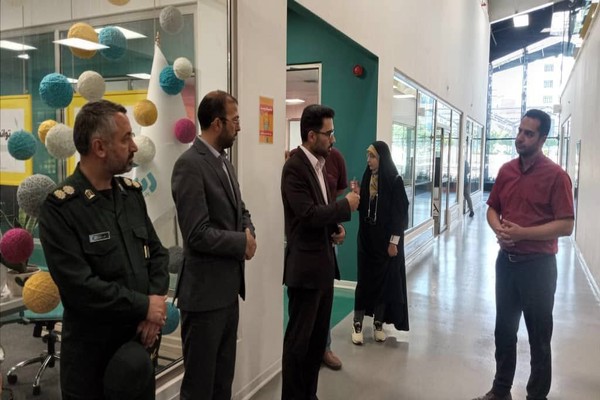 بازدید جمعی از  مسئولین شهرستان طرقبه شاندیز از کارخانه نوآوری مشهد  