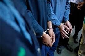 دستگیری سارقان زورگیر از اتباع عراقی در شاندیز   سارقین به عنف  از یک تبعه عراقی ظرف 24 ساعت  دستگیر شدند.  
