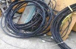 سارقین تیرهای آهنی و کابل های مخابراتی در طرقبه شاندیز دستگیر شدند 